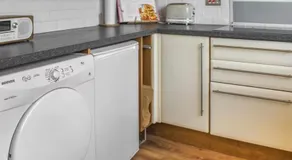 The Hideaway - Spacious 3 Bedroom Apartment - Image 4