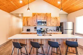 Lakeshore Lodging Suites - Image 3