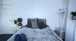 Artsy Minimalist Suite - Image 2
