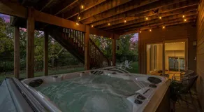 Stunning 5BR Villa Large Hot Tub & Scenic Yard - Image 4