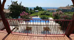 5-bedroom house with pool at edge of small village - Image 3