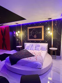 SUITE SECRETE - Image 2