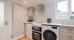 Luxury 1 bed Apartment - Image 3