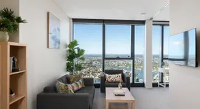 Sky-high Landmark River & Bay View 2BR CBD Free Parking - Image 2