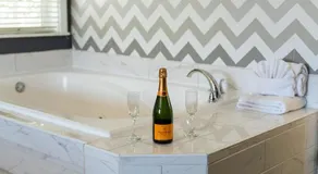 Big Bear Spa Suites - Image 5