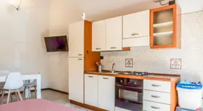 Living 68 - Image 3