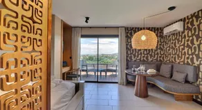 Mahana Suite - Magnificent Sea & Mountain View - Image 2