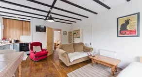 Ash House Bed and Breakfast - Image 2