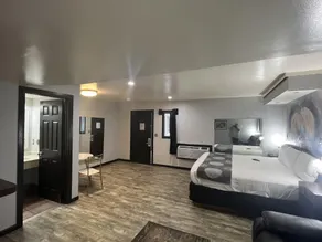 Cindy Lyn Motel - Image 2