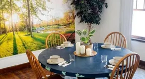 Family Friendly Upper Flat Minutes from Downtown, LCA & Ford Field - Image 3