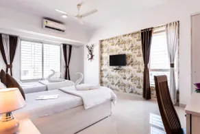 Nr Mumbai Airport 2 Bedroom (Pvt Rooms) - Image 5