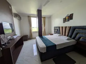 Hotel Bosquet - Image 2