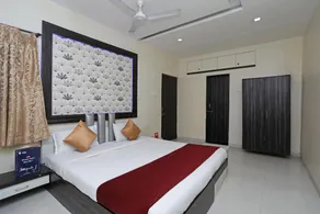 New White House Hotel - Image 4