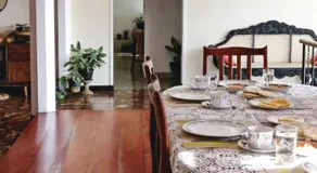 Holiday Stay Inn - Image 4