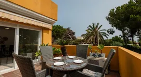Apartment, close to beaches, restaurants and supermarkets, in urb. Marbella Park Beach, Elviria - Image 4