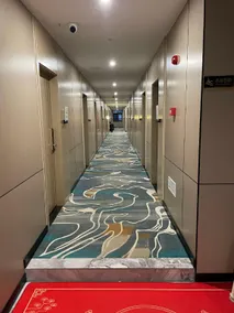 Huacheng Hotel - Image 5