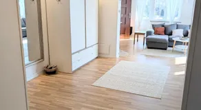 Luxury Villa with Beautiful Garden & Easy City Access - Image 2