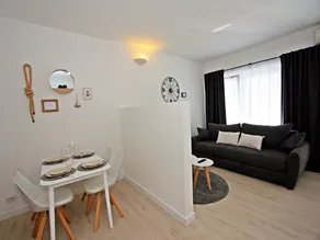 Apartamento vacacional con terraza y barbacoa | Vistas al agua - Image 2