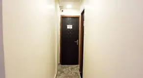 Hotel Amber Empire Vile Parle Near Domestic Airport - Image 2