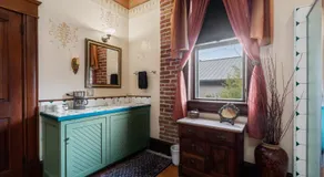 The Peerless Hotel - Image 5