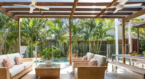 Elanda St Home Luxurious Beachside Living - Image 2