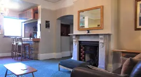Hylands Hotel Spacious & Bright Triple Room with Ensuite Bathroom and Free Parking - Image 3