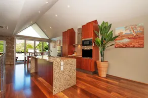 Centenary Peaks Riverview Townhouses Bright - Image 5