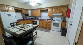 spacious three bedroom apartment - Image 3