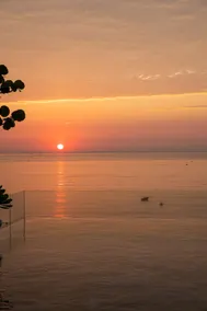 Leaf Beachfront Hotel Da Nang - Image 3