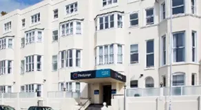 Travelodge Worthing Seafront - Image 4