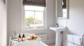 Victorian House Sleeps 14 Pool and Gardens - Image 3