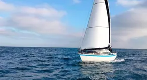 Nuit Insolite à bord d'un Voilier Sète Vieux Port - Image 2