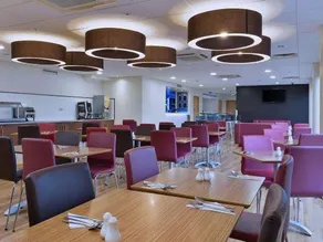 Travelodge Edinburgh Airport Ratho Station - Image 3