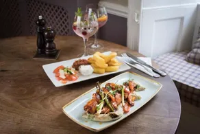 The Coachman Inn - Image 5