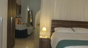 Central Studio Apartment - Image 2