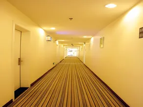 7 Days Inn Yueyang Baling Middle Road Maternity and Child Health Hospital - Image 2