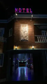 Oasis Hotel - Image 4