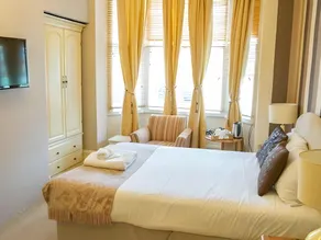 The Wimbledon Hotel - Image 2