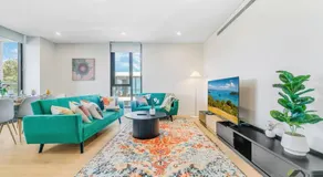 Stylish 3bedroom apartment in Rouse Hill - Image 3