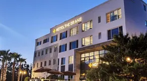 Hotel The Grang Jungmun - Image 3