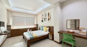 Sunburn Suites and Rooftop Bar - Image 2