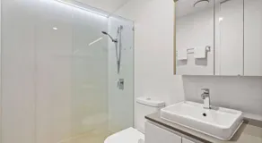 Modern 1BR Haven - Image 5