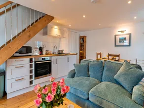 Cottage in Porthleven near Beach  Harbour - Image 2