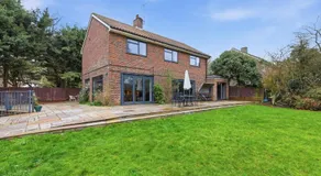 Luxury 5 Bedroom with Pool & Games Room - Image 5