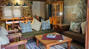 The Riverdeck Accommodation and Backpackers - Image 3