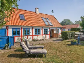 Charming Seaside Cottage - Image 5