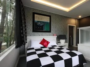 The Peak Home - Image 4