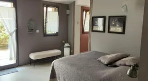 L' Oustau Blanc Guesthouse - Image 2