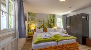 Single room, shower, toilet, 1 bed room - Image 2
