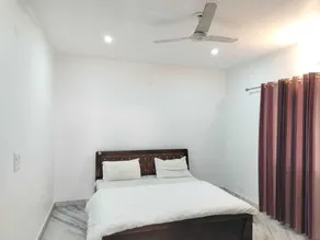 POP 84172F Rishabh Homestay - Image 3
